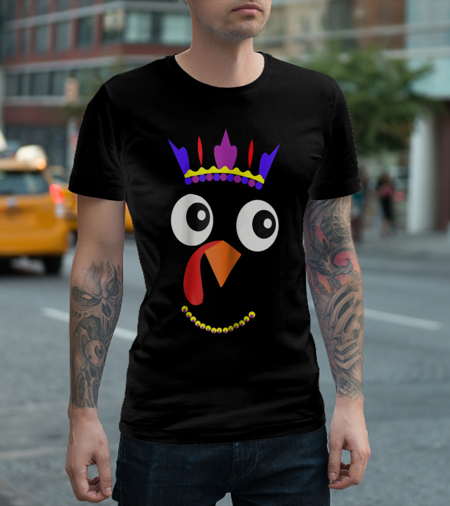 Cute Little Turkey Funny Thanksgiving Mom with Crown and Necklace T-Shirt