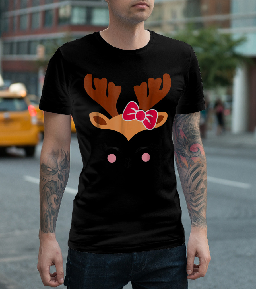 Cute Reindeer With Bow For Awesome Girlfriend Mom Daughter T-Shirt