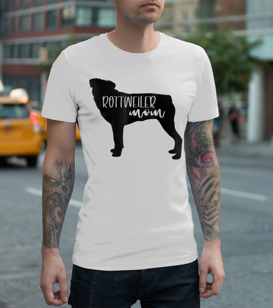 Rottweiler Mom T-Shirt
