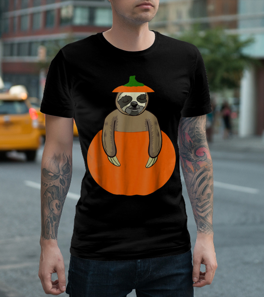 Cute Sloth Pumpkin Halloween Costume For Teacher Mom And Dad T-Shirt