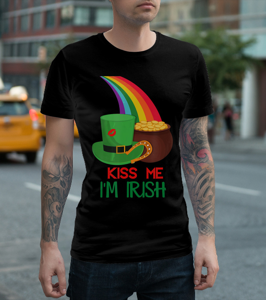Kiss Me I'm Irish Green Hat Rainbow Pot Of Gold T-Shirt