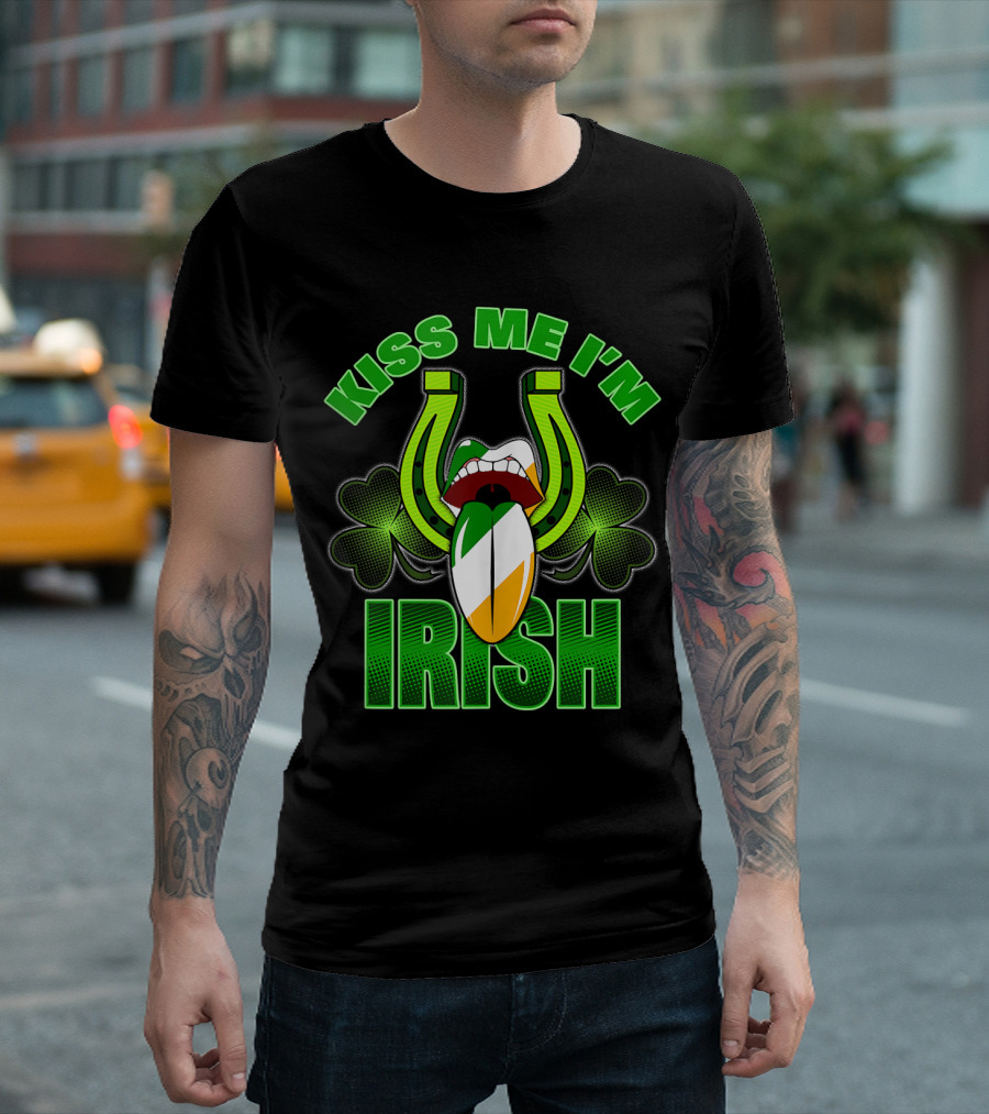 Kiss Me I'm Irish St Patrick's Day With Shamrocks And Horseshoes T-Shirt