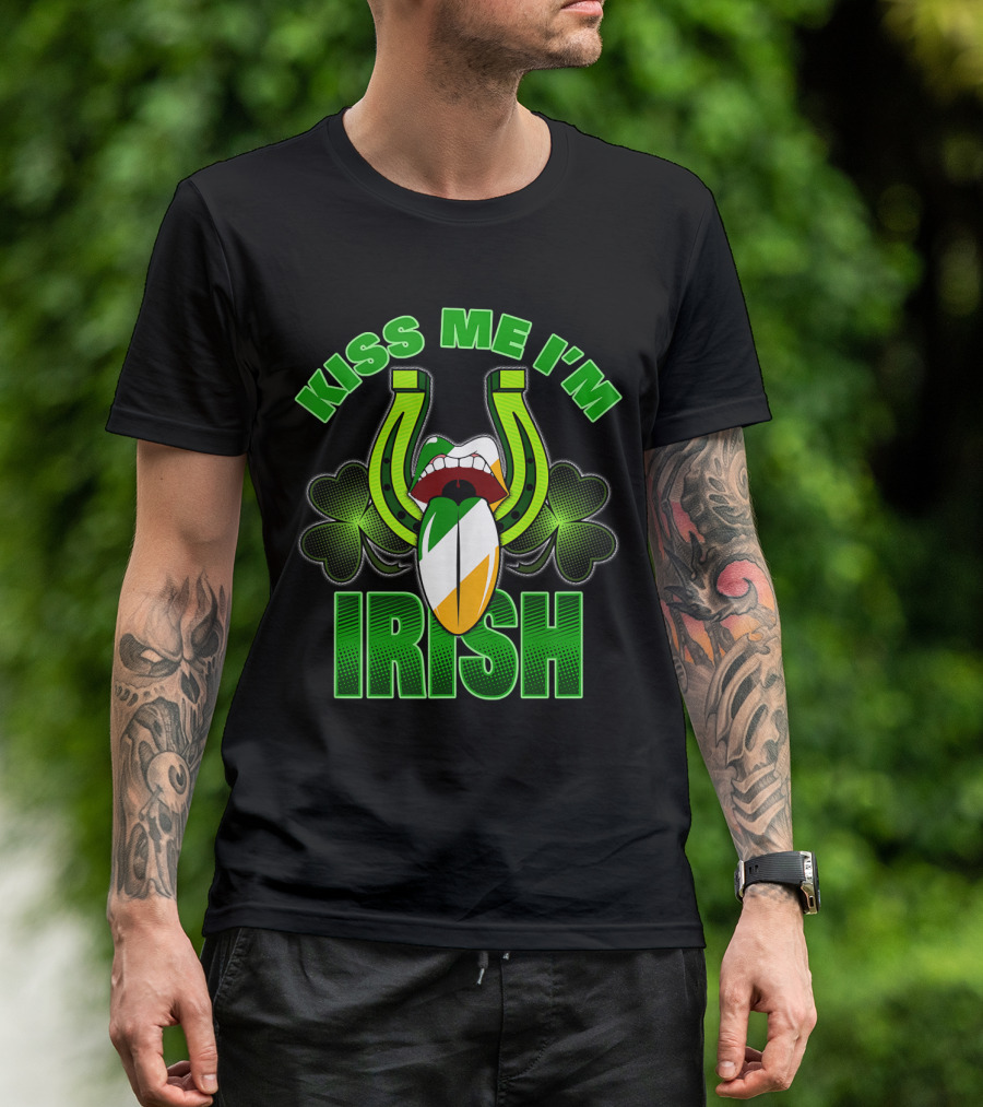 Kiss Me I'm Irish St Patrick's Day With Shamrocks And Horseshoes T-Shirt