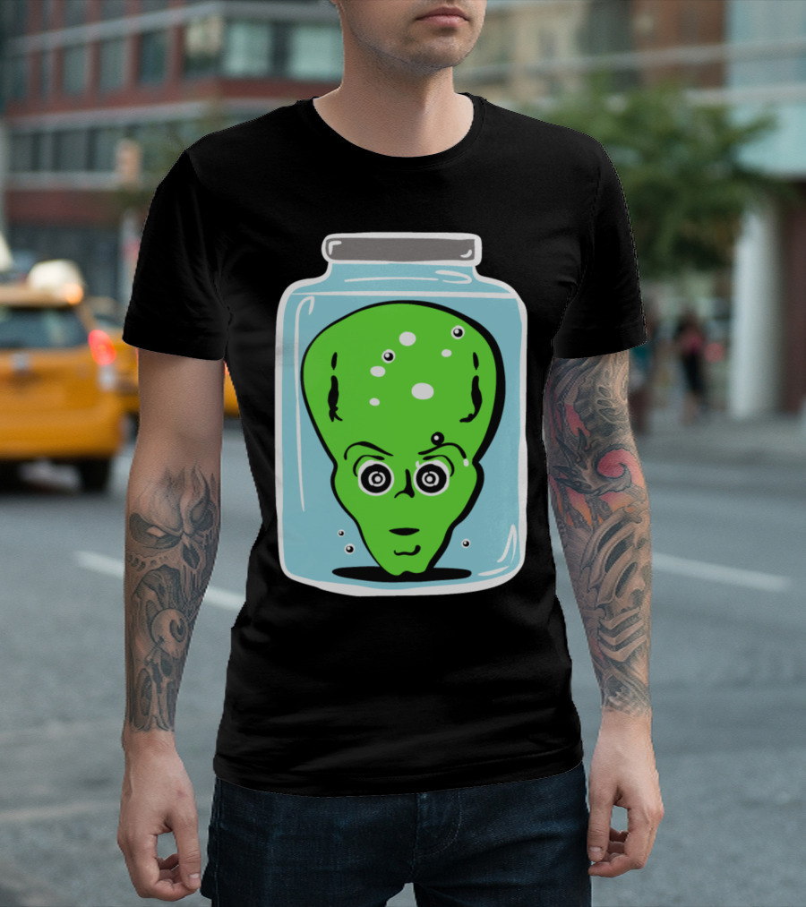 Halloween Alien Head in A Jar Creepy Green Face T-Shirt