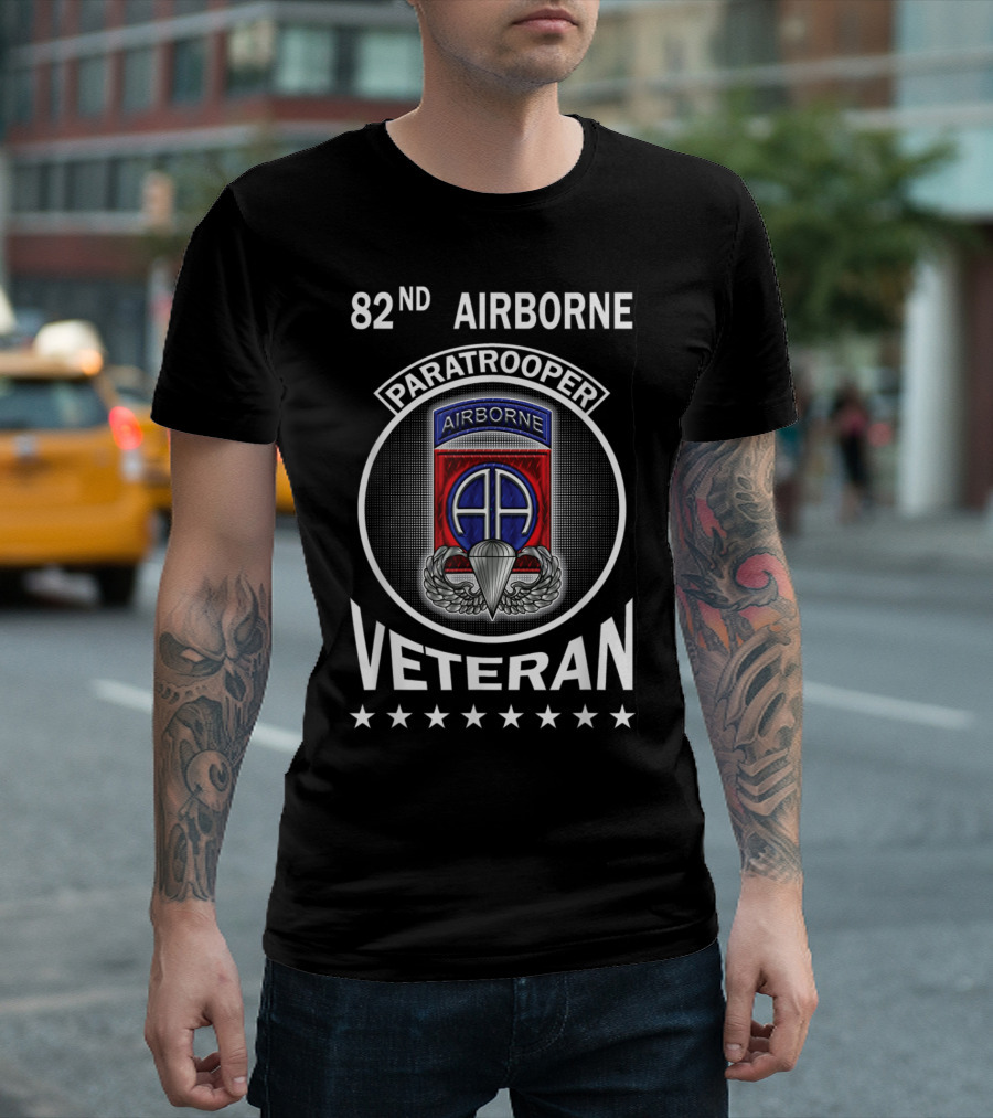 82nd Airborne Paratrooper Veteran Logo Badge Stars T-Shirt