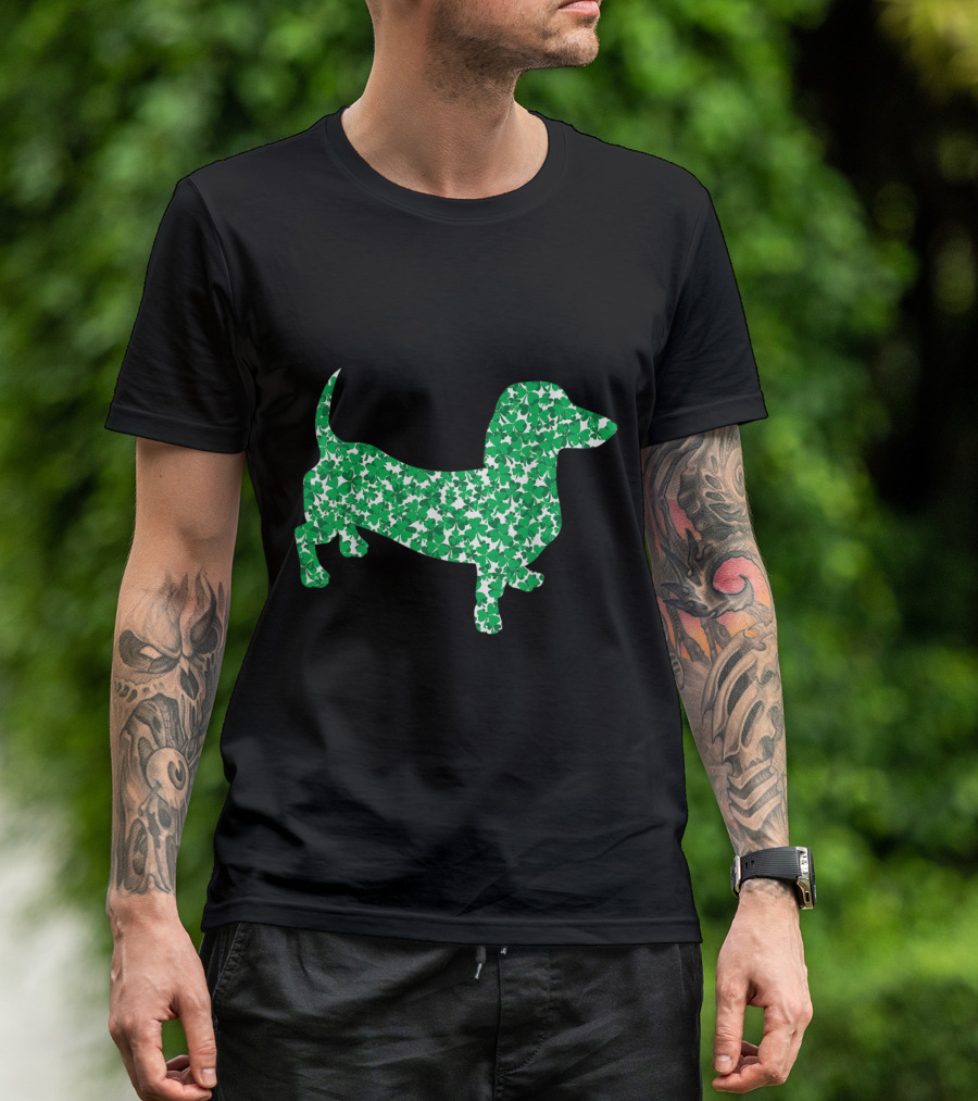 Dachshund With Shamrock Pattern For St Patricks Day Fun T-Shirt