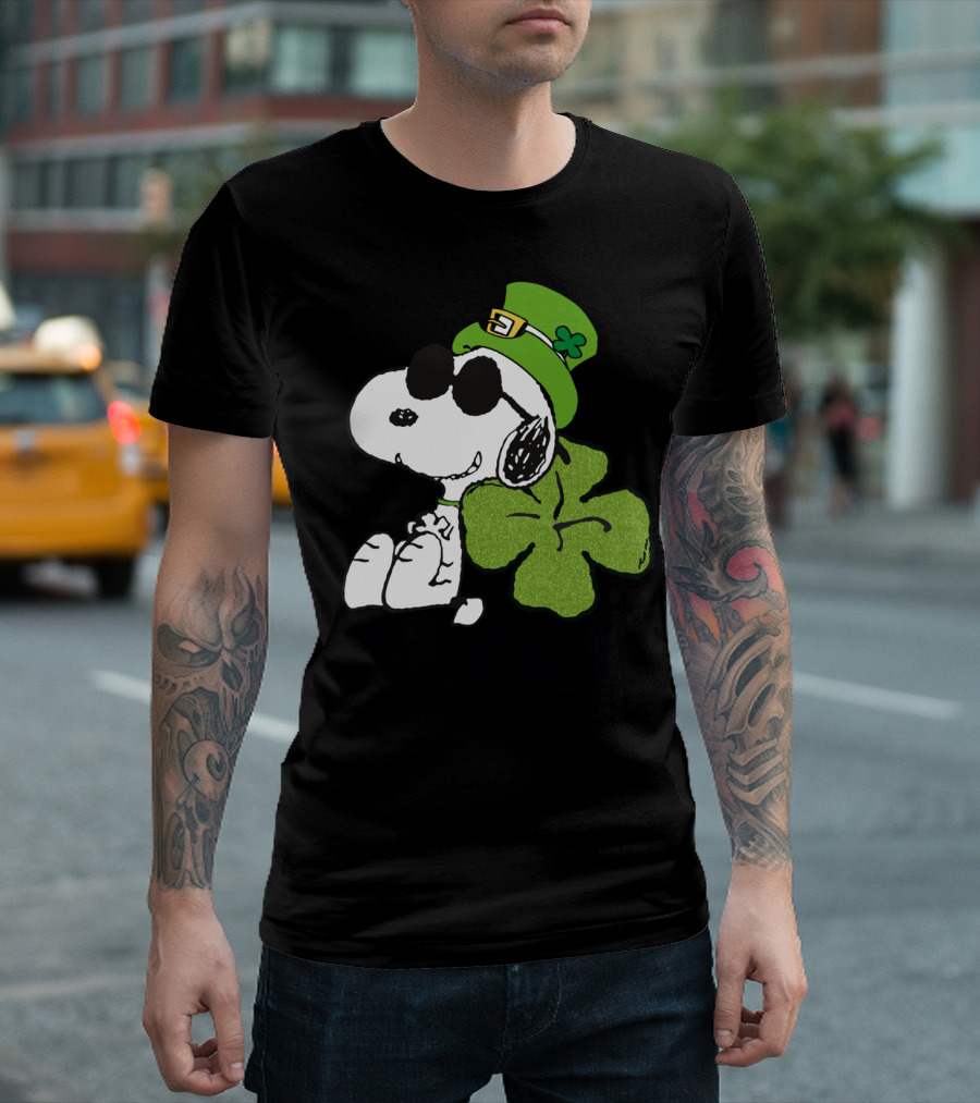 Snoopy St Patrick's Day Hashtag Lucky Four Leaf Clover Peanuts T-Shirt