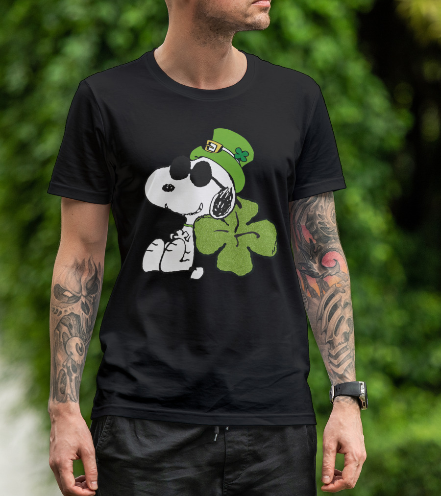 Snoopy St Patrick's Day Hashtag Lucky Four Leaf Clover Peanuts T-Shirt