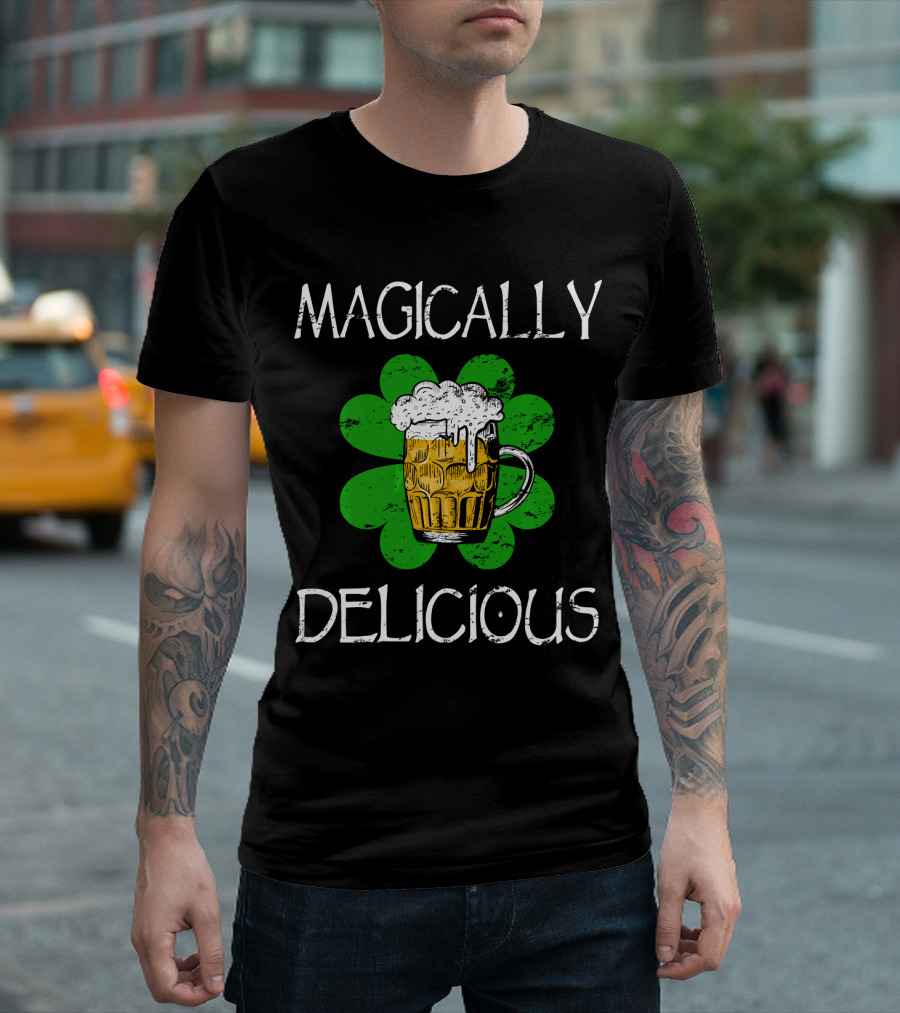MAGICALLY DELICIOUS Beer Mug Clover St. Patrick's Day T-Shirt