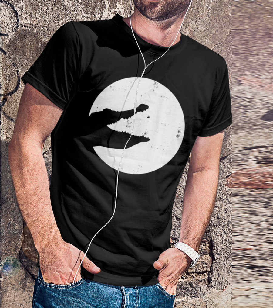 Crocodile Moon Silhouette Night Scene T-Shirt