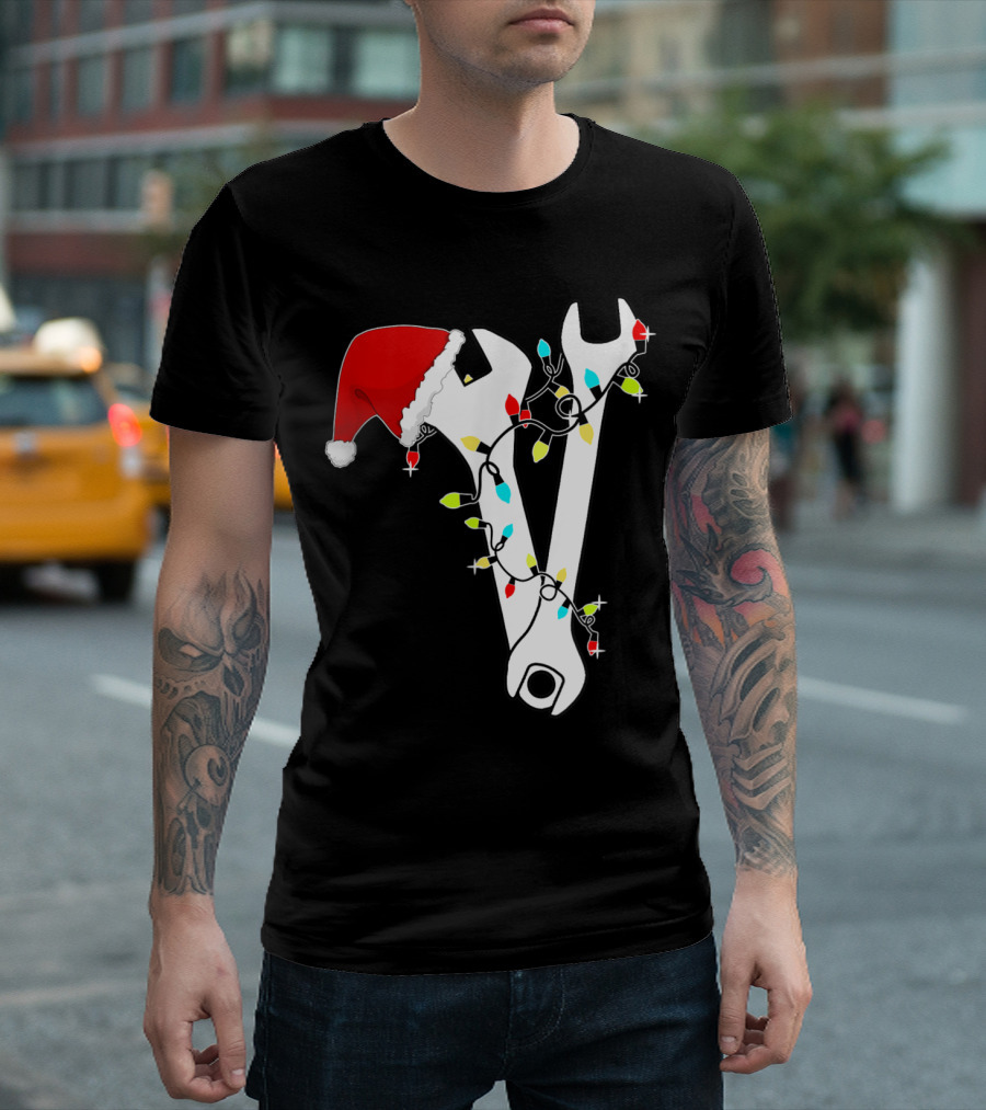 Tool Wrench Technician Mechanic Engineer Christmas Lights Santa Hat T-Shirt