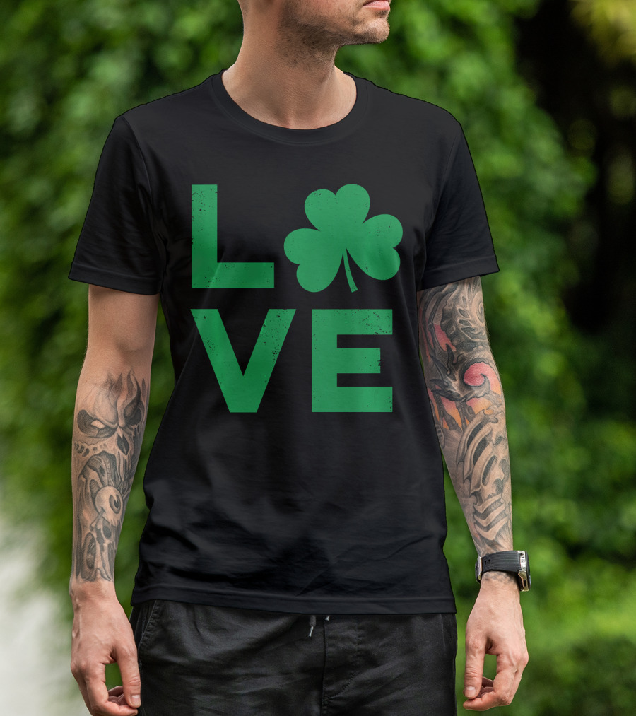 Love Shamrock Saint Patrick's Day Green Clover T-Shirt