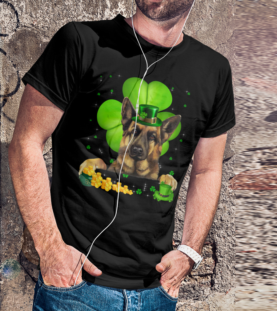 St Patrick's Day German Shepherd With Shamrock And Leprechaun Hat T-Shirt