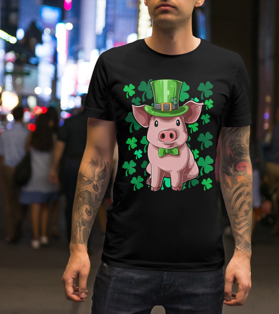 St. Patrick's Day Pig Leprechaun Hat And Shamrocks Lucky Irish T-Shirt
