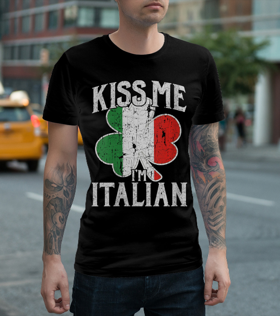 Kiss Me I'm Italian Clover Italian Flag T-Shirt
