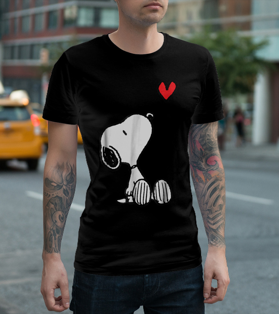 Snoopy Sitting with Red Heart Peanuts T-Shirt