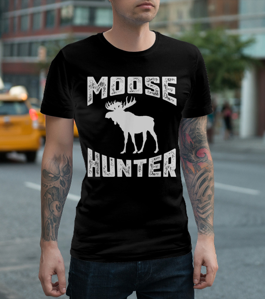Moose Hunter Funny Cool Hunting Bull T-Shirt