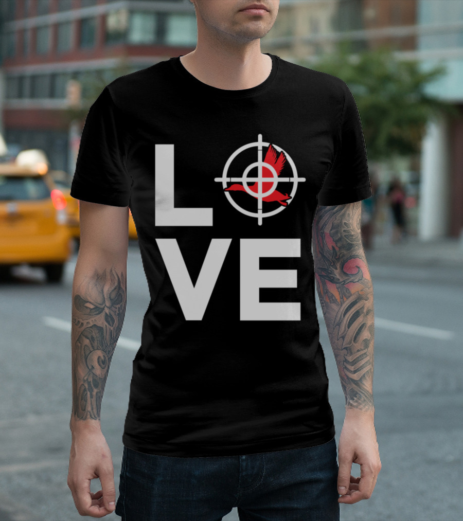 Love Duck Hunting with Target and Flying Duck T-Shirt