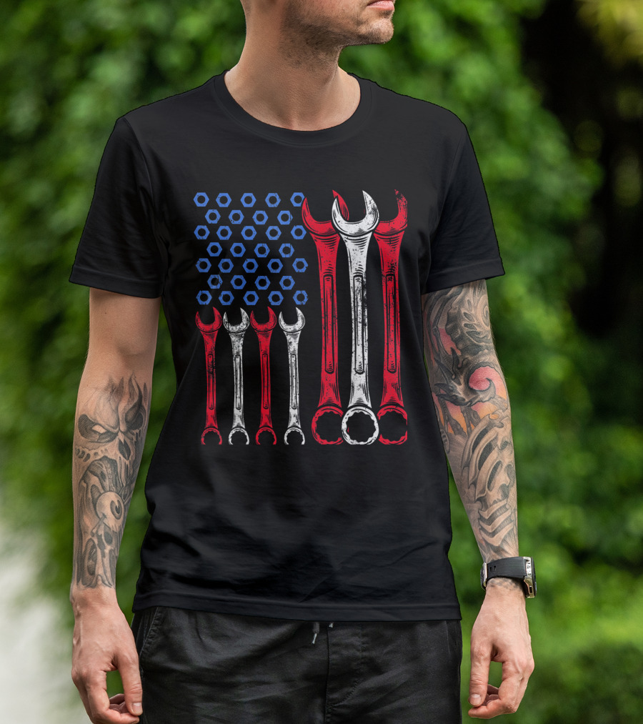 Mechanic Tools Wrenches USA Flag Design For Cycling And Bike Enthusiasts T-Shirt