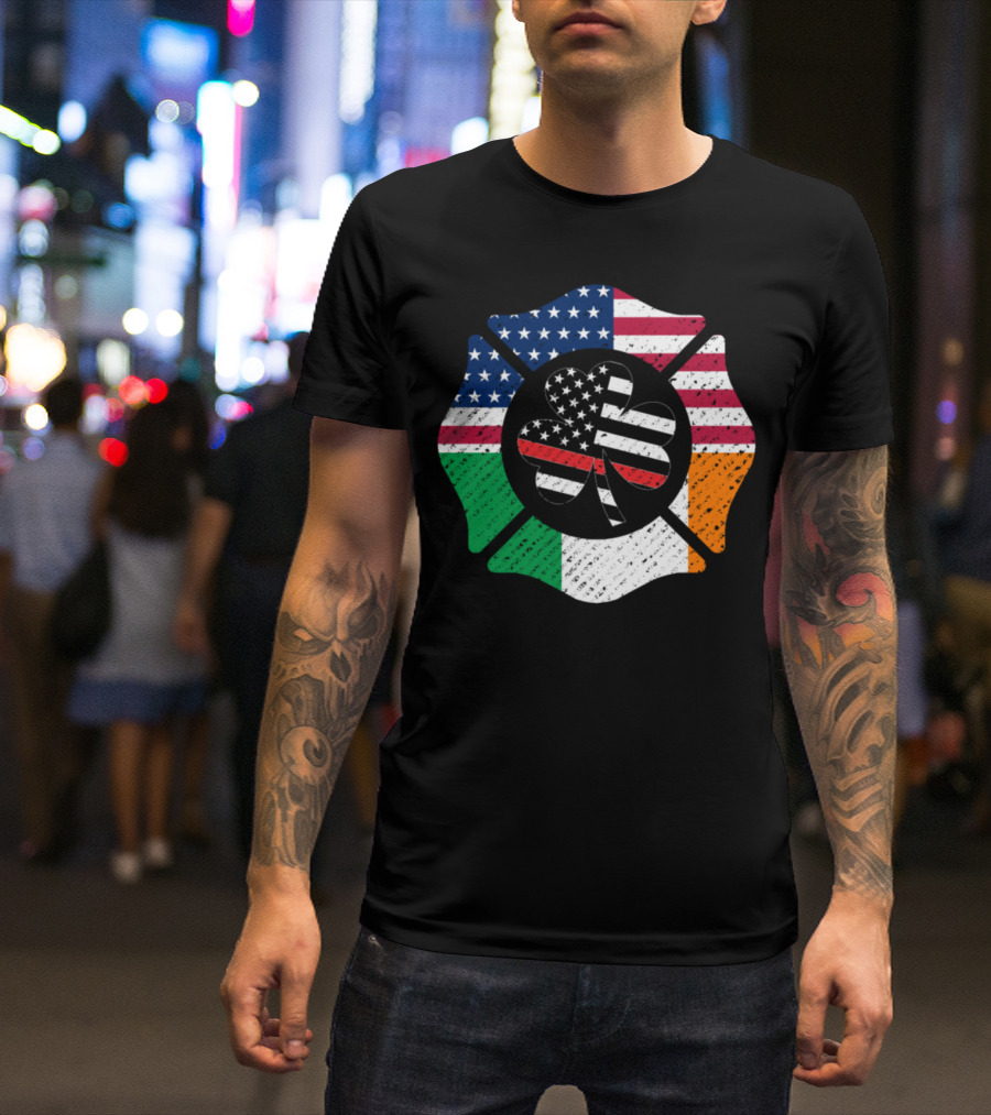 Firefighter St Patricks Day Irish American Flag Shamrock Badge T-Shirt