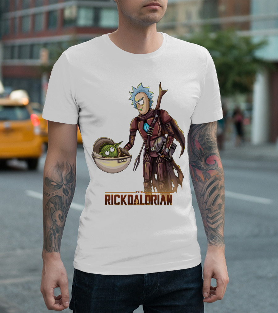 The RICKDALORIAN Sci-Fi Character Fusion With Armor And Green Alien In Pod T-Shirt