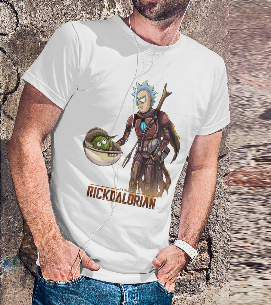 The RICKDALORIAN Sci-Fi Character Fusion With Armor And Green Alien In Pod T-Shirt