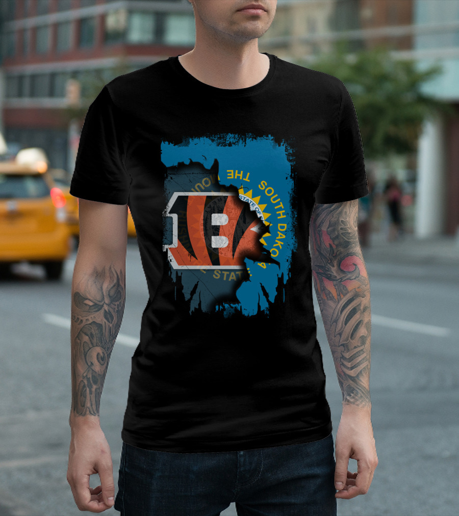 South Dakota Meets Bengals Team Spirit Mashup T-Shirt