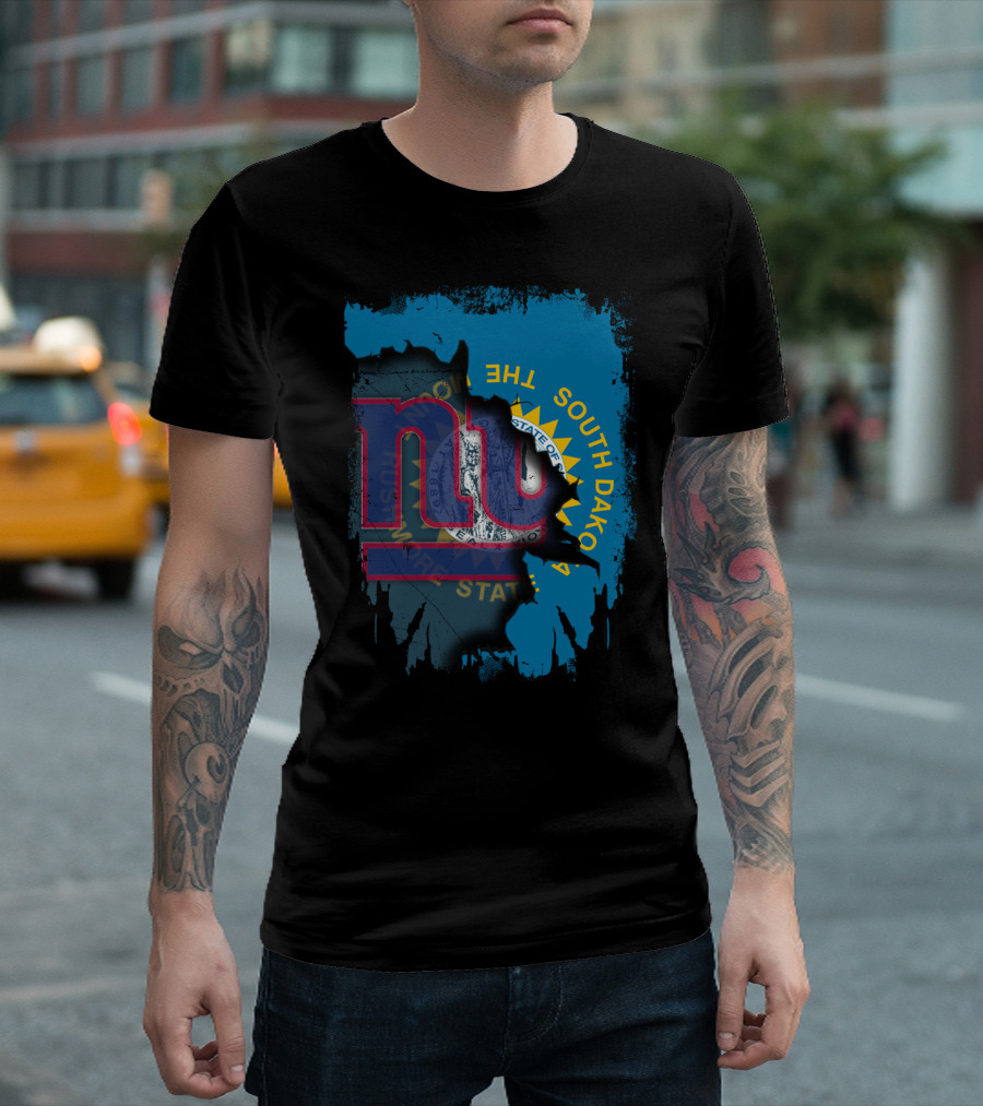 South Dakota State Map With Giants Logo Together T-Shirt