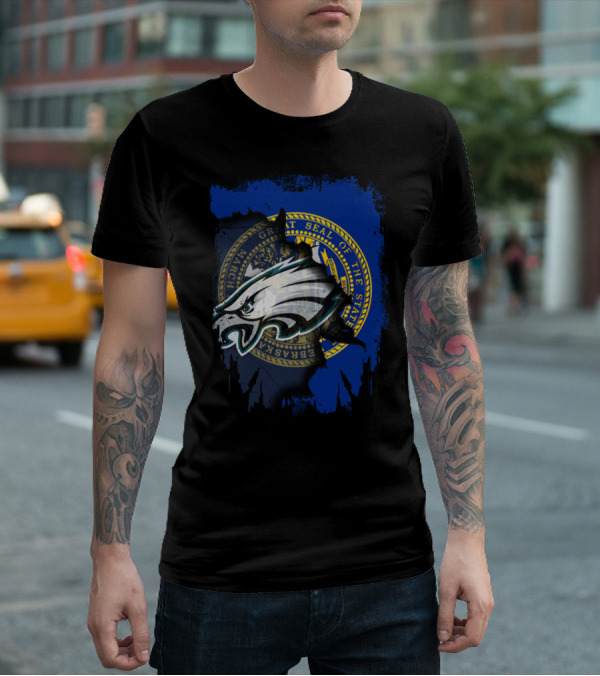 Great Seal Of Nebraska With Eagles Roaring T-Shirt
