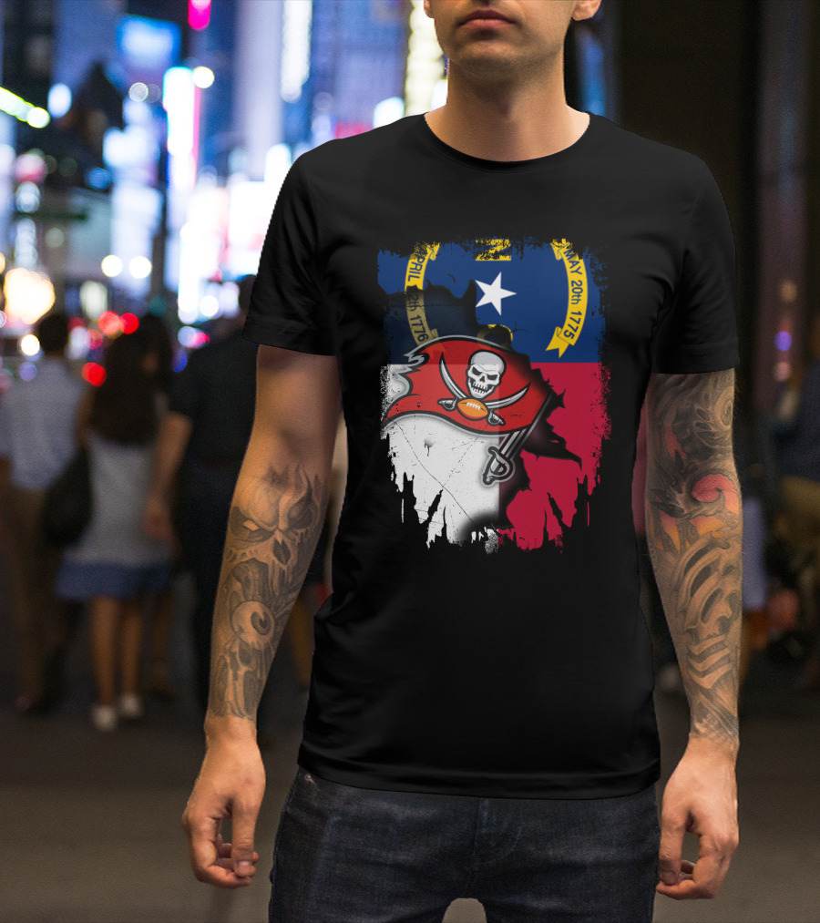 Together North Carolina With Buccaneers Flag And North Carolina Coat Of Arms April 1776 T-Shirt