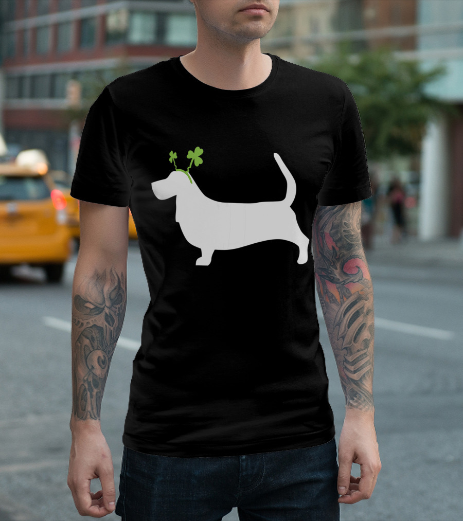 Basset Hound Shamrock St Patrick's Day T-Shirt