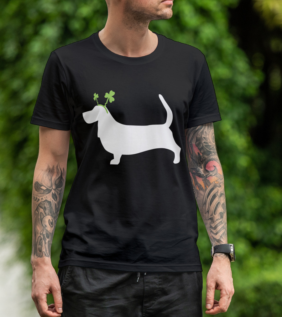 Basset Hound Shamrock St Patrick's Day T-Shirt