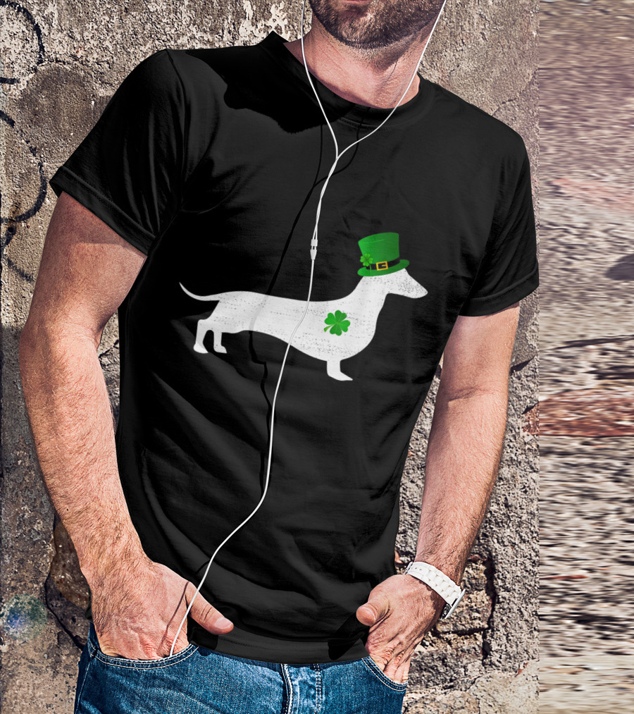 St Patrick's Day Dachshund Puppy With Green Shamrock And Hat T-Shirt