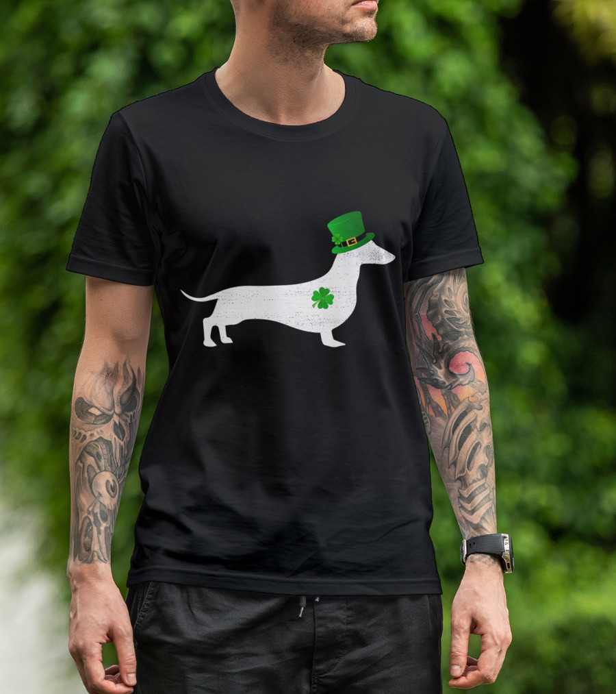 St Patrick's Day Dachshund Puppy With Green Shamrock And Hat T-Shirt