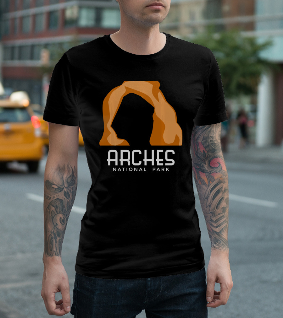 Arches National Park 1929 Moab Utah Iconic Delicate Arch T-Shirt