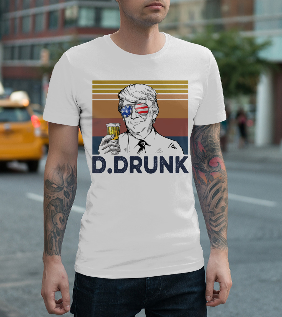 Donald Trump D Drunk Drink Vintage USA Flag Sunglasses T-Shirt