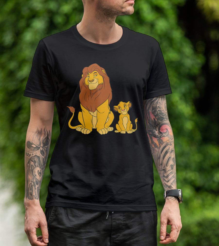 Disney The Lion King Mufasa And Young Simba Sitting Together T-Shirt