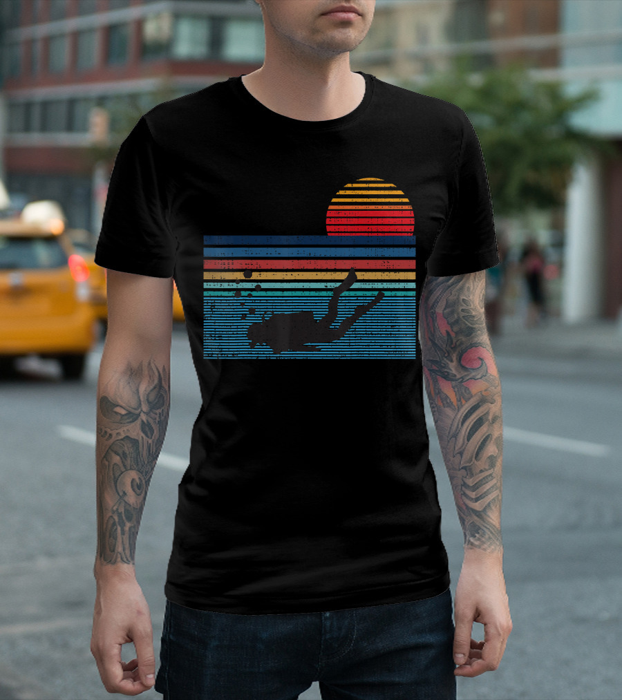 Vintage Retro 80s Scuba Diving Striped Sunset Ocean Scene T-Shirt