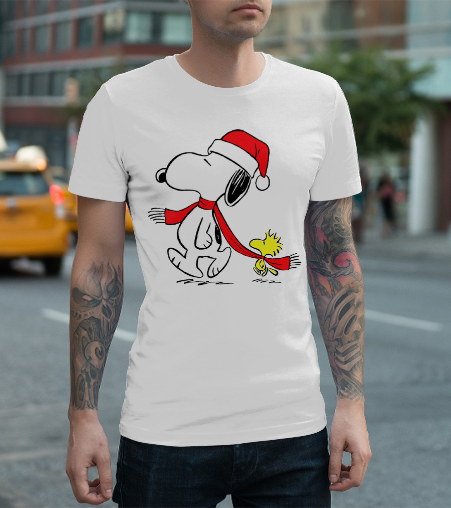 Snoopy Woodstock Charlie Brown Christmas Santa Hat Natalan T-Shirt