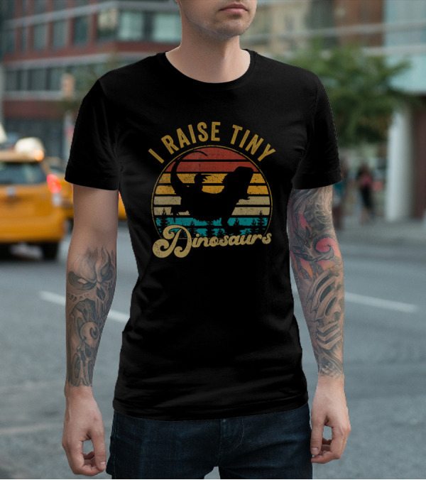 I Raise Tiny Dinosaurs Funny Bearded Dragon Vintage Silhouette Retro Sunset T-Shirt