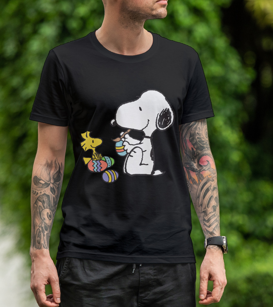 Peanuts Snoopy And Woodstock Painting Easter Eggs T-Shirt
