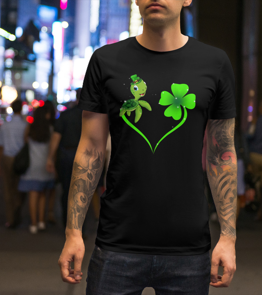 Happy St Patrick's Day Shamrock Turtle With Leprechaun Hat And Green Heart T-Shirt
