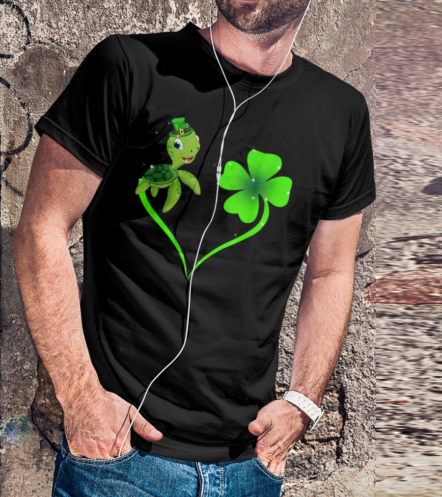 Happy St Patrick's Day Shamrock Turtle With Leprechaun Hat And Green Heart T-Shirt