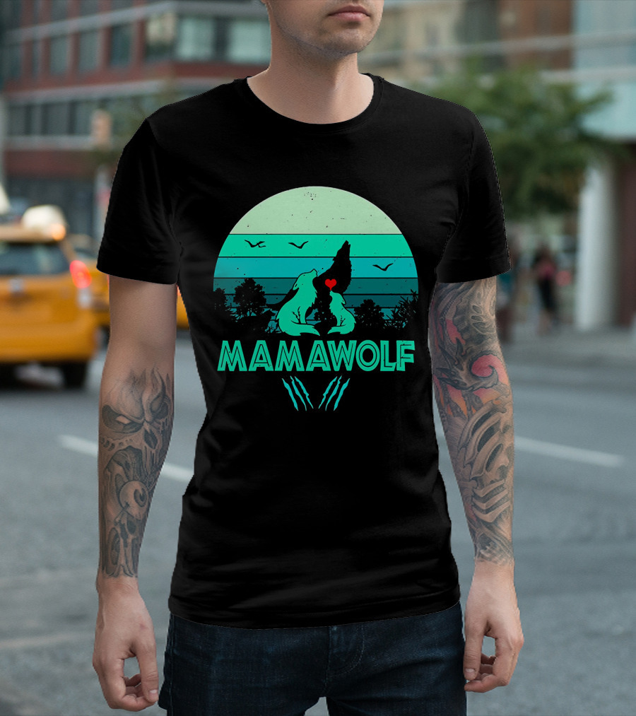 MAMAWOLF Babies Mom Vintage Wolf Heart Moon T-Shirt