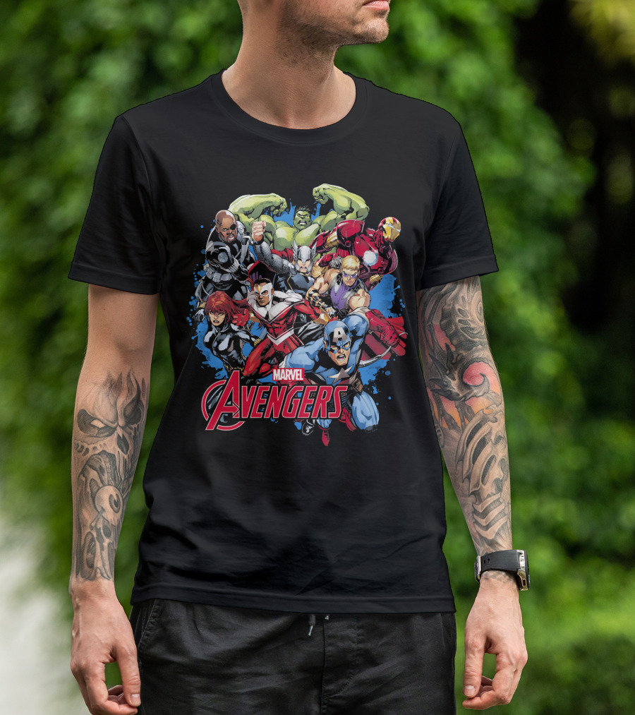 Marvel Avengers Captain Thor Hulk Iron Man Black Widow Comic Assemblage T-Shirt