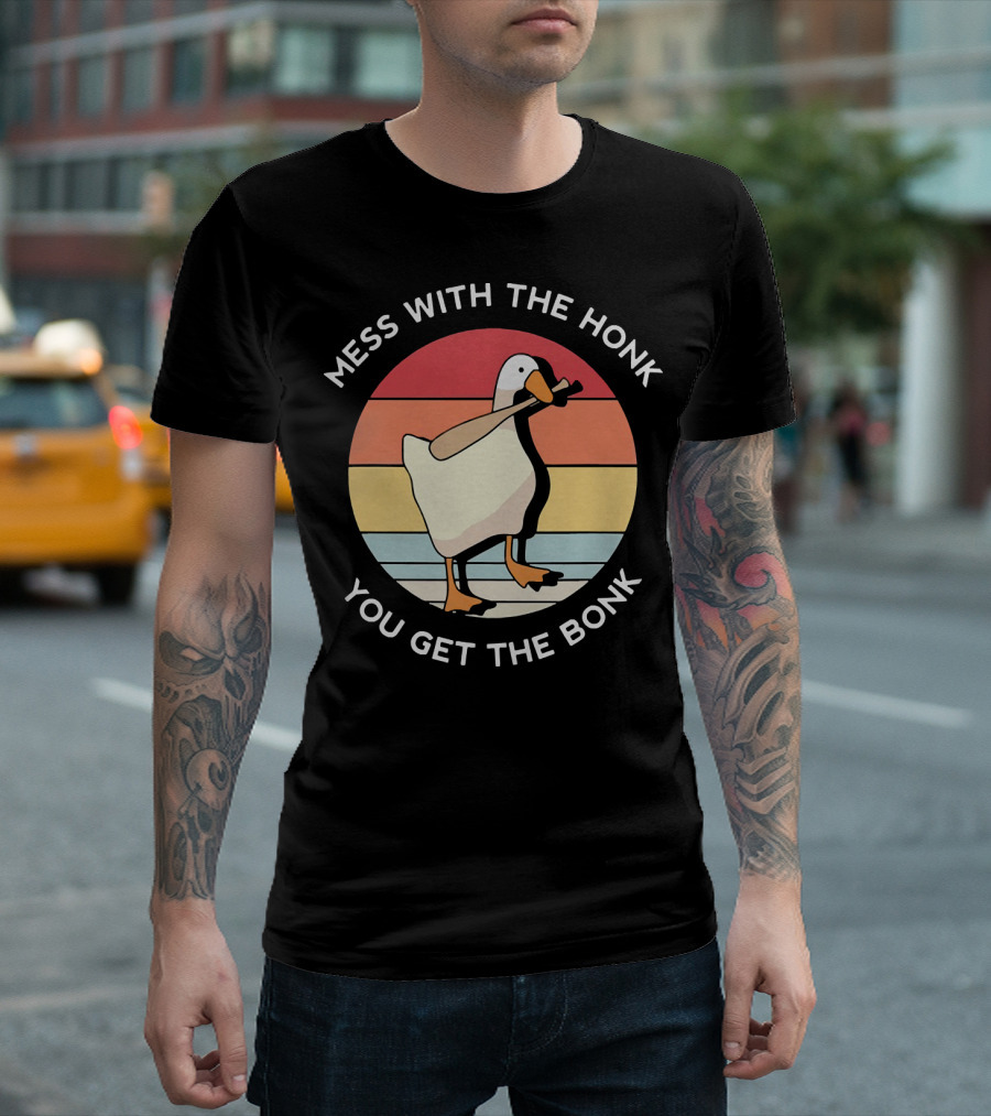 Mess With The Honk You Get The Bonk Goose Retro Vintage Goose With Bat T-Shirt