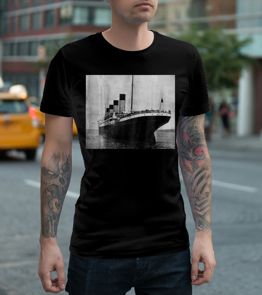 Kids The Titanic Setting Sail Iconic Ocean Liner Image T-Shirt