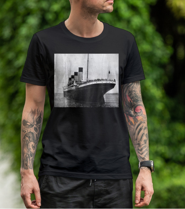 Kids The Titanic Setting Sail Iconic Ocean Liner Image T-Shirt
