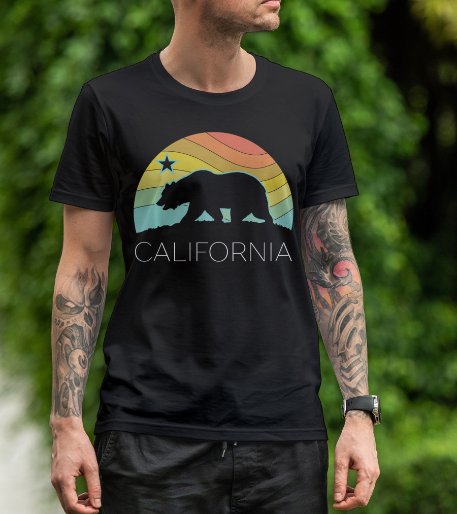 Retro California Bear Vintage Beach Cali Pride Surf 70s 80s Star Rainbow T-Shirt