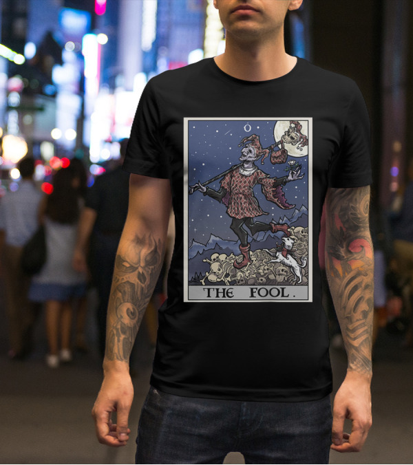 The Fool Tarot Card Gothic Halloween Jester On Skull Pile T-Shirt